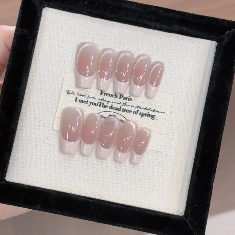 10pcs ✨ Éclat Argenté – Silver Cat Eye Press-On Nails | Handmade Short Coffin French Blush Glossy Reusable Nail Set ✨ - Image 6