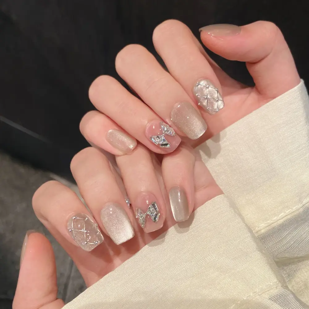 10Pcs ✨ Pearl Ballet – Luxury Short Press-On Nails | Handmade Nude Cat-Eye with Quilted & Rhinestone Accents, Reusable Elegant Set ✨ - Image 8