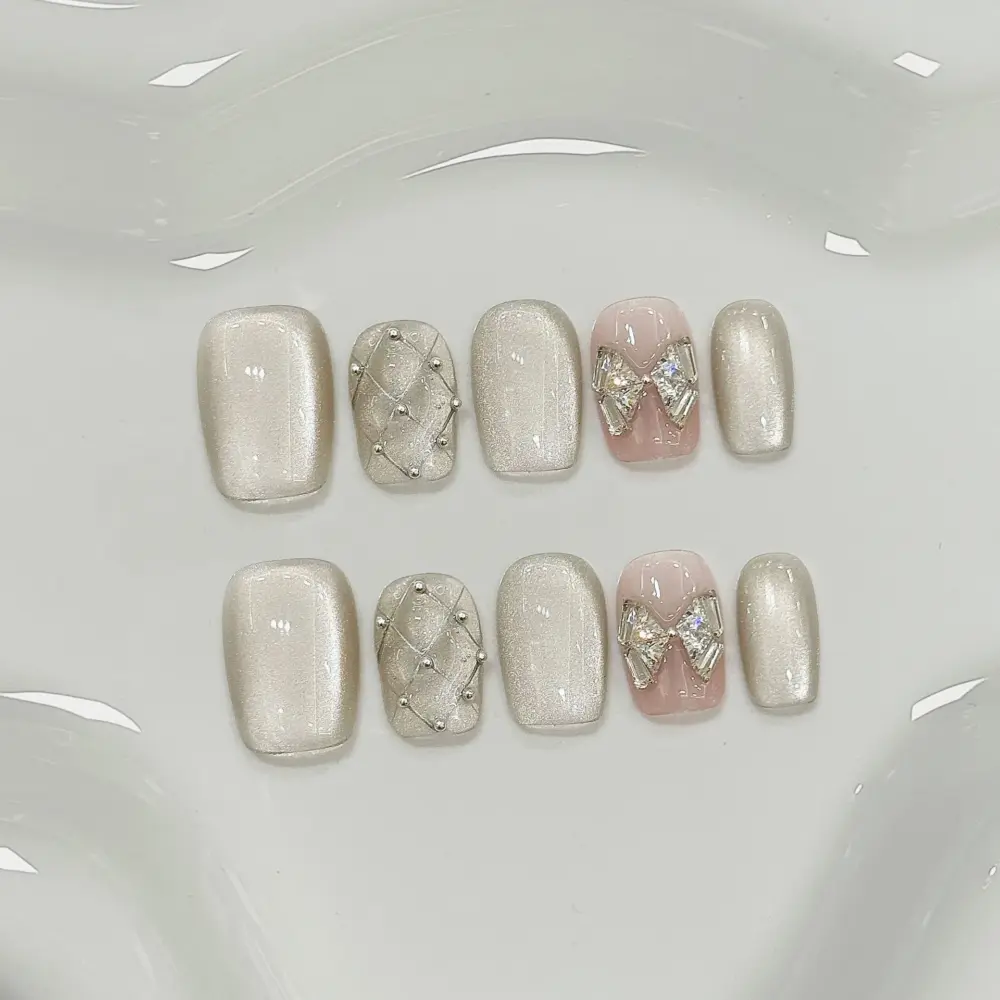 10Pcs ✨ Pearl Ballet – Luxury Short Press-On Nails | Handmade Nude Cat-Eye with Quilted & Rhinestone Accents, Reusable Elegant Set ✨ - Image 2