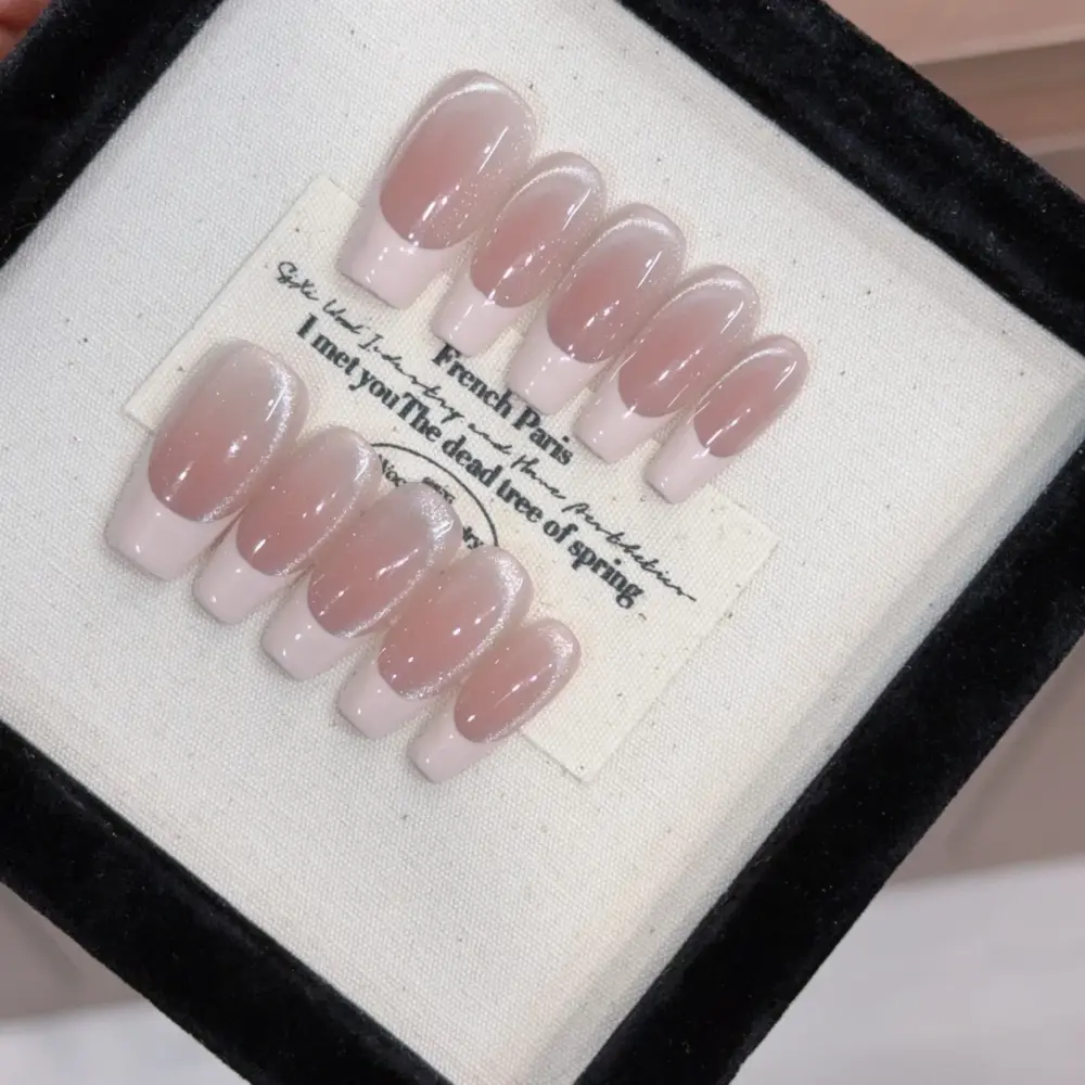 10pcs ✨ Éclat Argenté – Silver Cat Eye Press-On Nails | Handmade Short Coffin French Blush Glossy Reusable Nail Set ✨ - Image 7